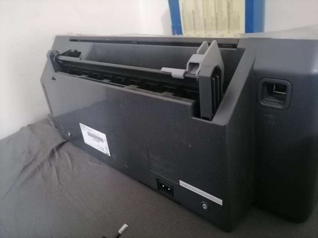 EPSON SYTLUS C91 COLOUR PRINTER, ITEM LOOKS NEW WITH PLASTIC ON, NOT TESTED