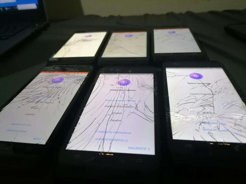 *LOT OF 6 X TD TECH EP720 DUAL SIM PHONE.5G, WATER/DUST PROOF*POWER ON, CRACKED SCREENS*