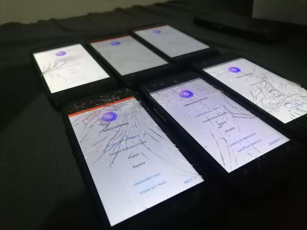 *LOT OF 6 X TD TECH EP720 DUAL SIM PHONE.5G, WATER/DUST PROOF*POWER ON, CRACKED SCREENS*