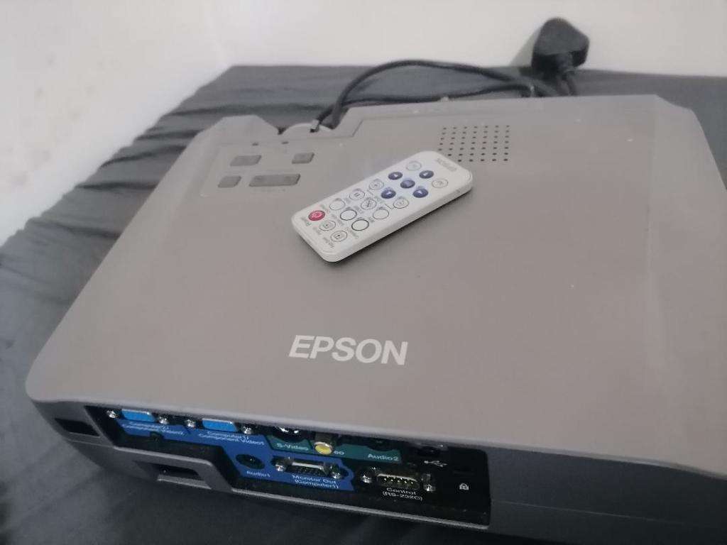 LIQUIDATION ITEMS*EPSON EMP 74 PROJECTOR WITH REMOTE*WORKING**