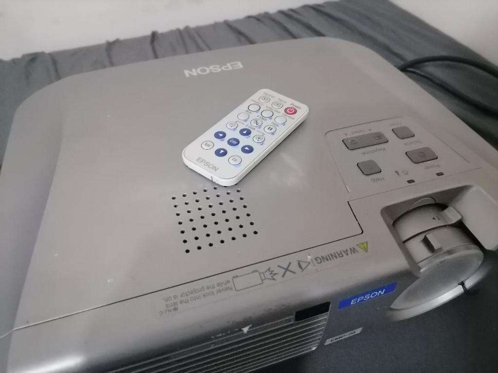 LIQUIDATION ITEMS*EPSON EMP 74 PROJECTOR WITH REMOTE*WORKING**