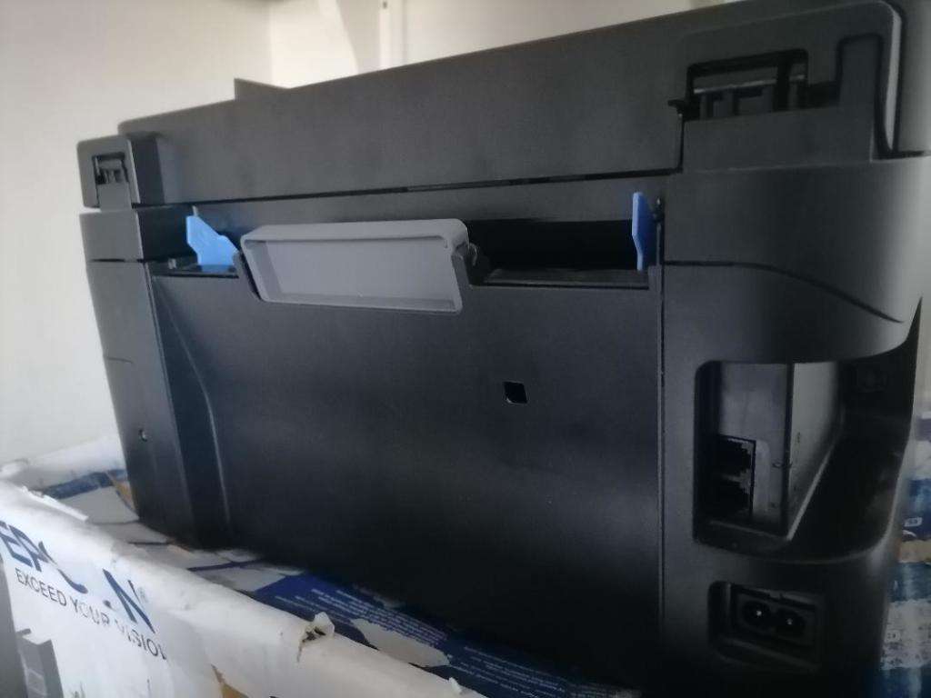 EPSON L5190 INKTANK PRINTER WITH CABLE IN BOX*NOT FEEDING PAPER*