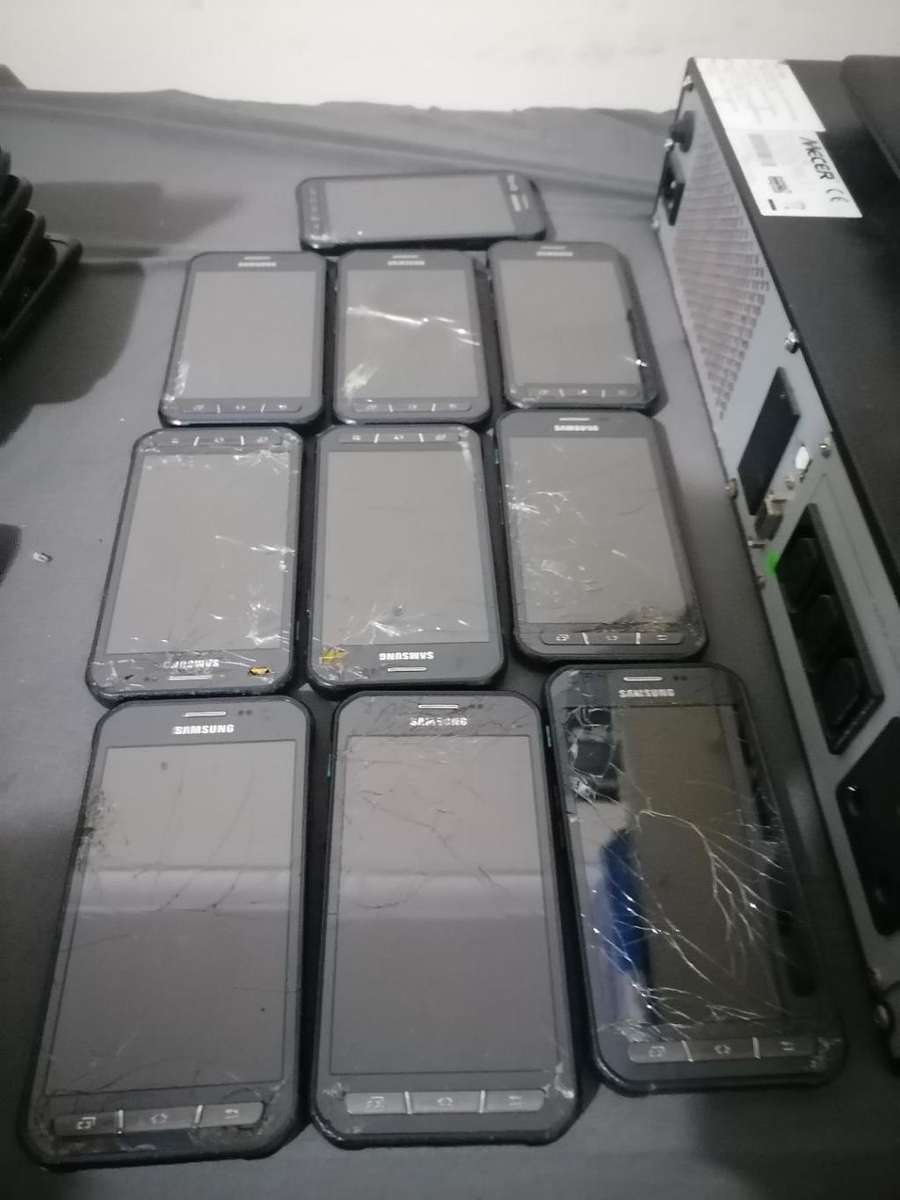 50 x SAMSUNG XCOVER 3 SMART PHONES *BID IS PER LOT OF 10**