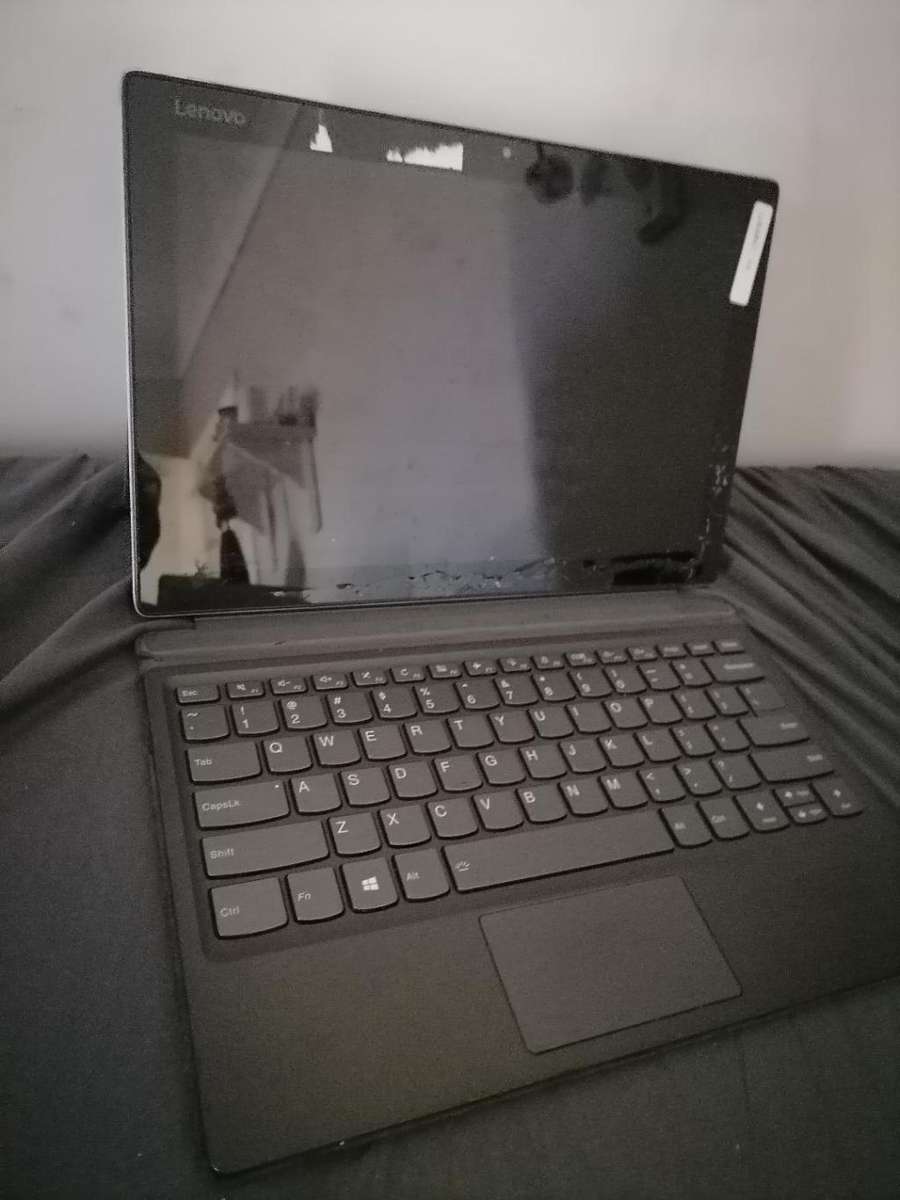 LENOVO MIIX520-121KB i7 8th GENERATION TABLET WITH KEYBOARD*CRACKED SCREEN*