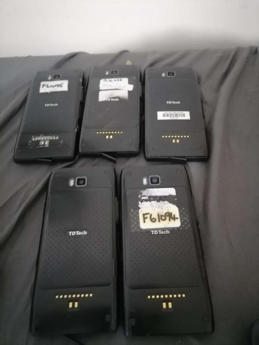 *LOT OF 5 X TD TECH EP720 DUAL SIM PHONE.5G*POWERS ON, CRACKED SCREENS*