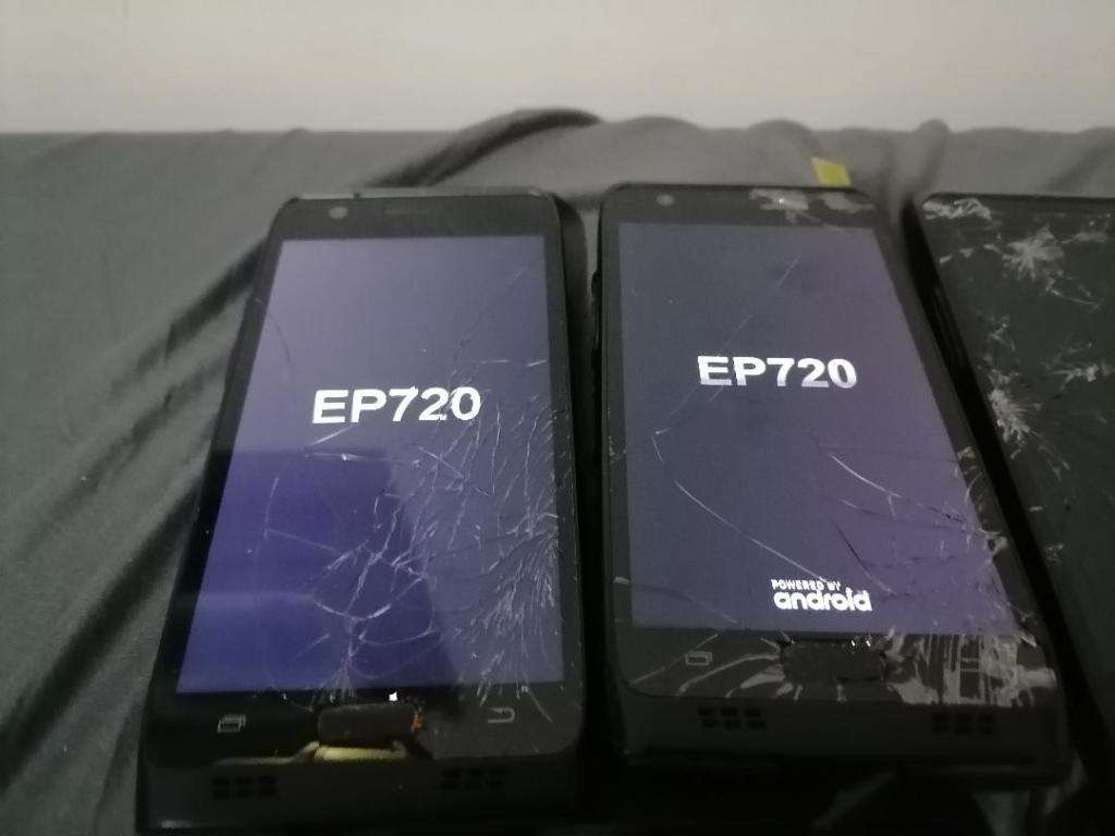 *LOT OF 5 X TD TECH EP720 DUAL SIM PHONE.5G*POWERS ON, CRACKED SCREENS*