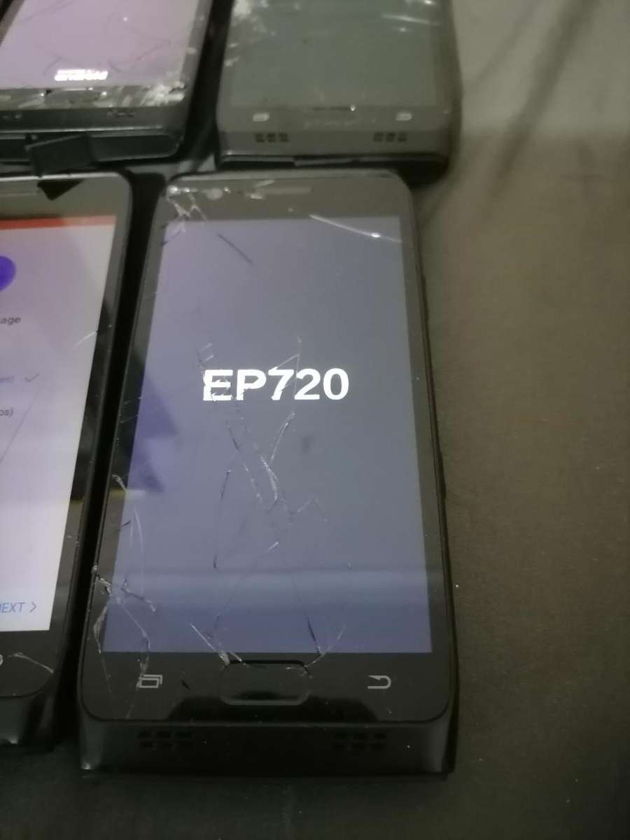 *LOT OF 5 X TD TECH EP720 DUAL SIM PHONE.5G*POWERS ON, CRACKED SCREENS*