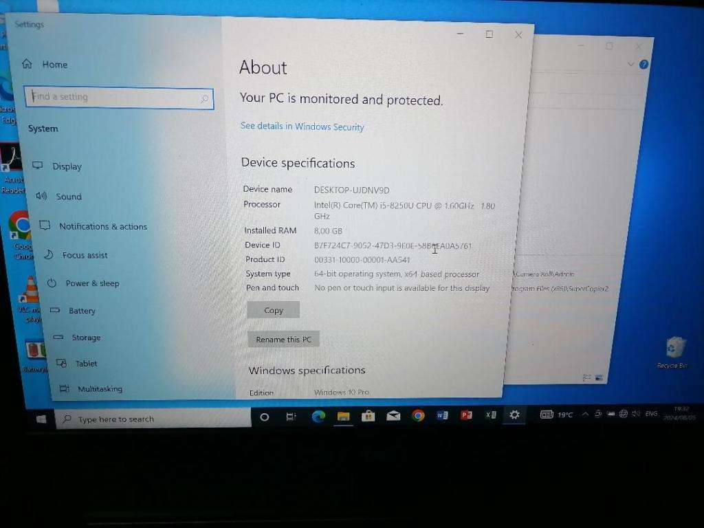 I5 DELL VOSTRO 5471 8TH GENM 8GB RAM , 256GB SSD* FAST MACHINE,ORIGINAL GHARGER