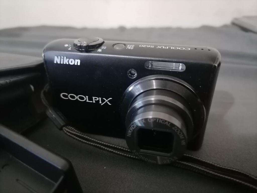 **NIKON COOLPIX S620 DIGITAL CAMERA WITH LITHIUM BATTERY,CHARGER, POUCH*