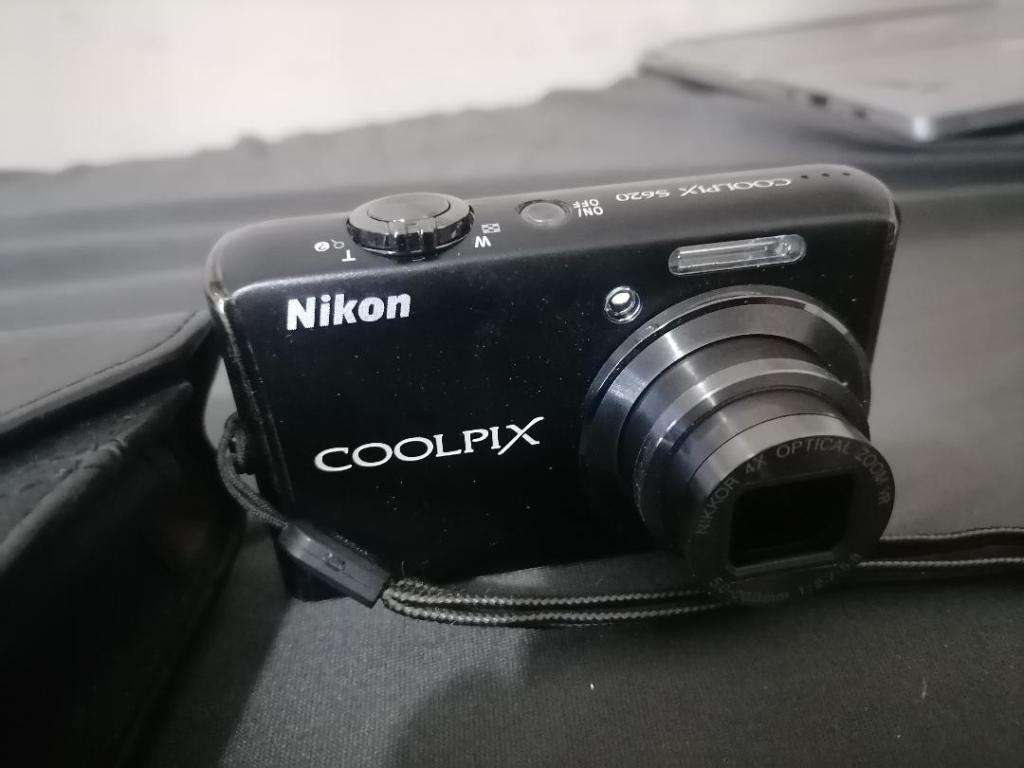 **NIKON COOLPIX S620 DIGITAL CAMERA WITH LITHIUM BATTERY,CHARGER, POUCH*