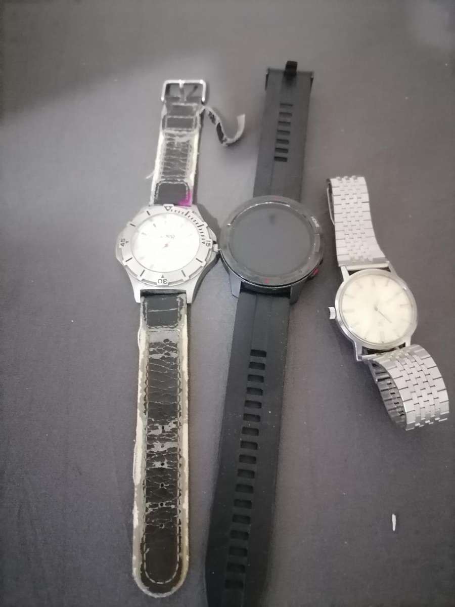 **LOT OF 3 UNTESTED WATCHES*ONE BID FOR ALL 3**