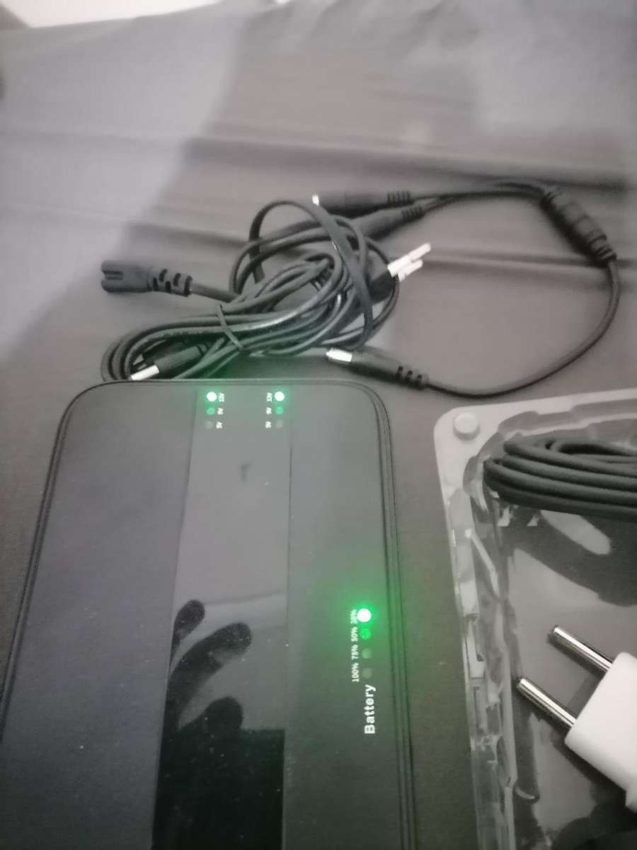 *CHROME CAST SMART TV DEVICE PLUS GIZZU UPS*ONE BID FOR BOTH**