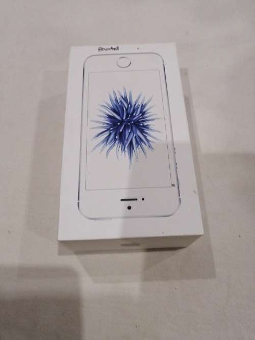 IPHONE SE| 16GB | SILVER EXCELLENT ALMOST NEW 9/10 CONDITION