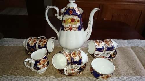 ROYAL ALBERT HEIRLOOM COFFEE SET RARE