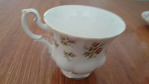 ROYAL ALBERT TRIO "WINSOME"