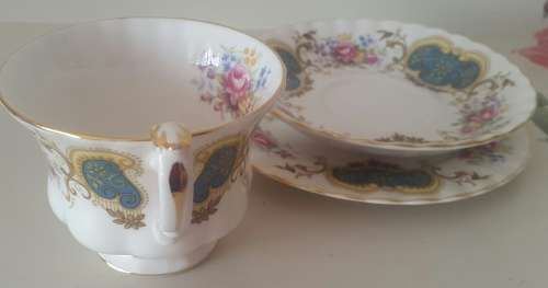 ROYAL ALBERT TRIO