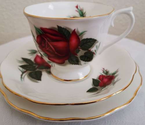 ROYAL ALBERT TRIOs