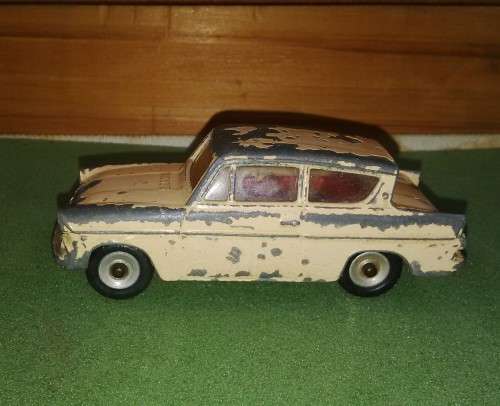 Dinky Toys Ford Anglia 155 Die-Cast Model Meccano LTD.England  (Missing One Tyre)
