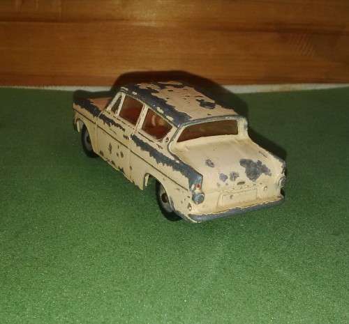 Dinky Toys Ford Anglia 155 Die-Cast Model Meccano LTD.England  (Missing One Tyre)