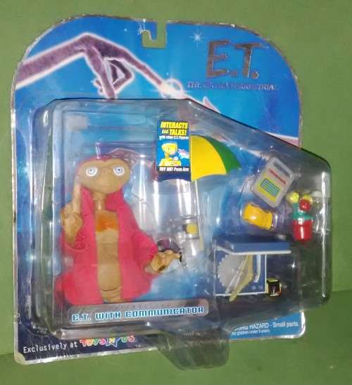 E.T The Extra Terrestrial Interactive Figure With Communicator, Exclusive, Mint On Card