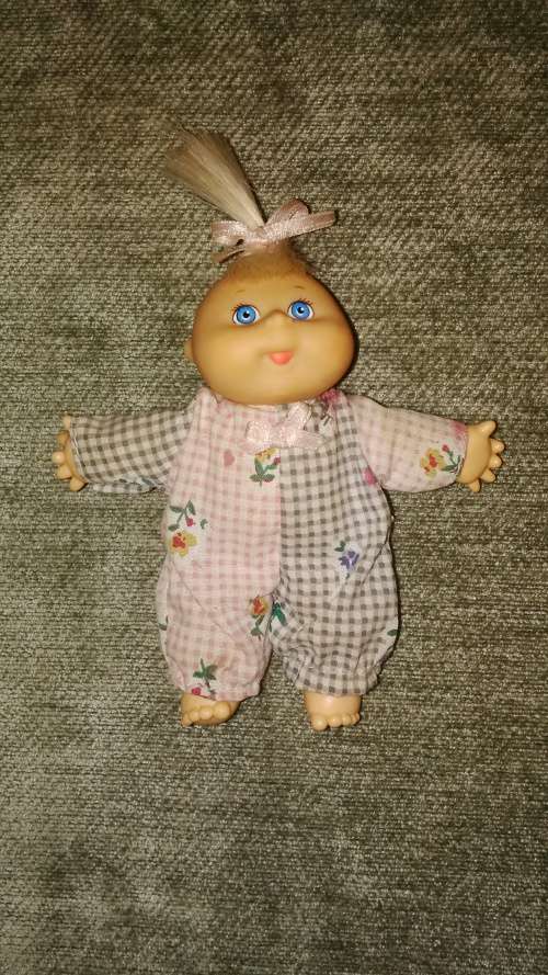1995 Mattel Inc Cabbage Patch Miniature Baby Doll With Signed Bottom