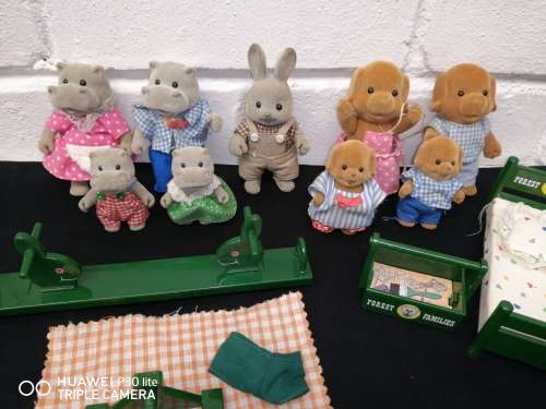 Sylvanian Forest Families Lot Of 8 Animals, Rabbit & Accessories not included, Good Condition