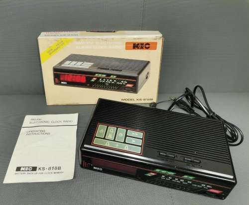 K.I.C Vintage Retro Red Light MW/FM Electronic Alarm Clock Radio With Box In Working Condition