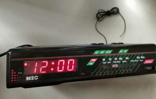 K.I.C Vintage Retro Red Light MW/FM Electronic Alarm Clock Radio With Box In Working Condition