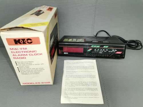 K.I.C Vintage Retro Red Light MW/FM Electronic Alarm Clock Radio With Box In Working Condition