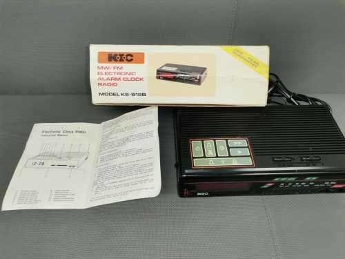 K.I.C Vintage Retro Red Light MW/FM Electronic Alarm Clock Radio With Box In Working Condition