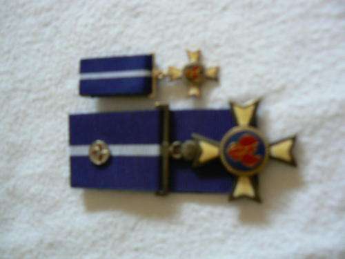 Pro Merito Decoration plus miniature plus award button