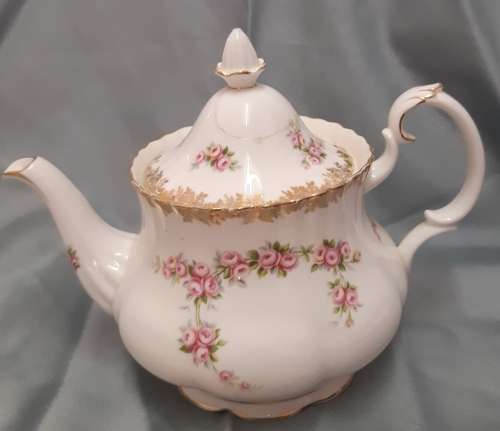 Royal Albert Dimity Rose Tea Pot