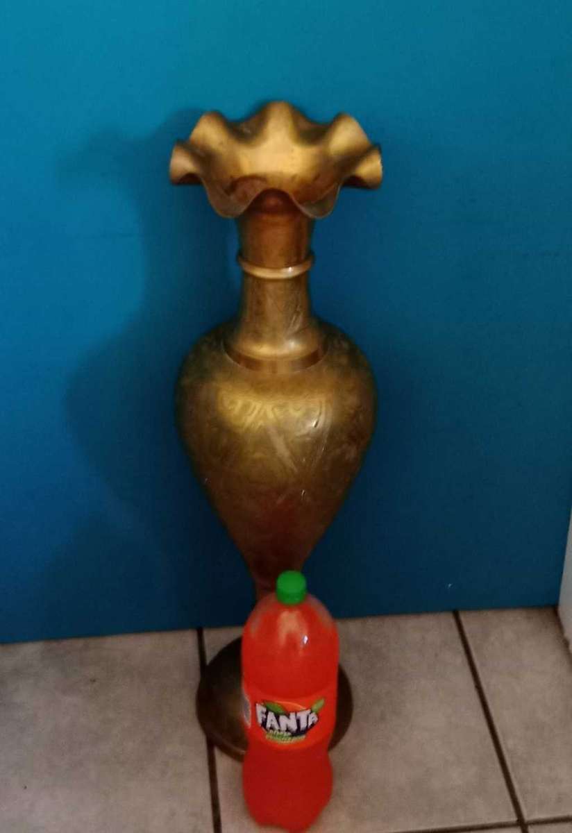 Beautiful Solid Brass Vase. 5 Kg