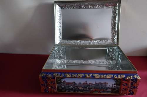 Lebkuchen-Schmidt GmbH & Co. KG German COOKIE TIN CHEST