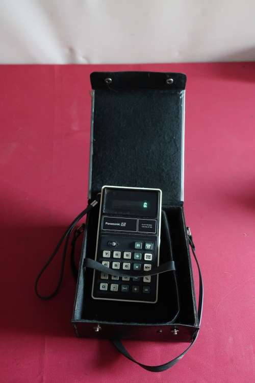 Rare PANASONIC JE-8500U ELECTRONIC CALCULATOR LED SCREEN _ IN EXCELLENT WORKING CONDITION