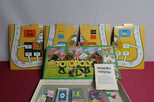 Totopoly Horse racing board game by Waddington`s