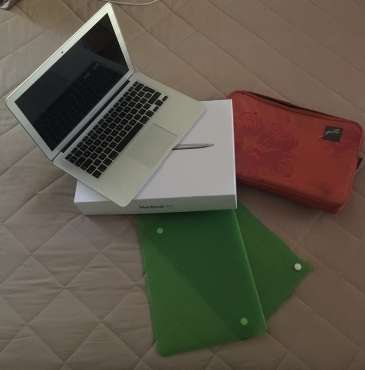 13" MacBook Air | Core i5 | 1.4Ghz | 128Gig SSD Flash | 4Gig DDR3 | Late 2014 Edition