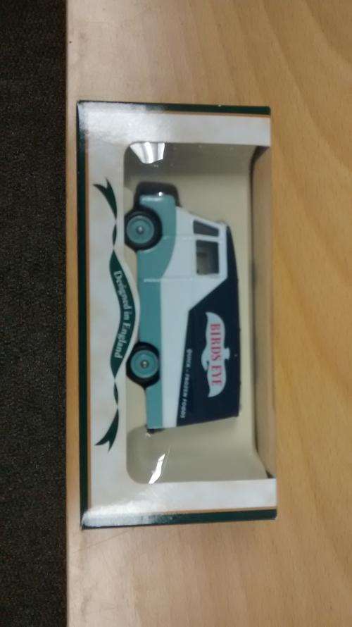 Hornby/Corgi  Morris LD Van Birds Eye DG071036 Days Gone Collectors