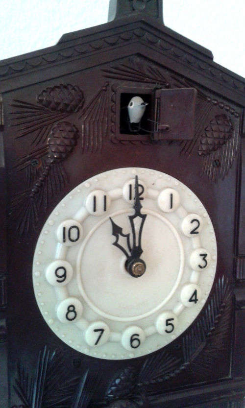 FREE SHIPING : VINTAGE RUSSIAN-SOVIET MECHANICAL  WALL CUCKOO CLOCK "MAJAK " 70-s