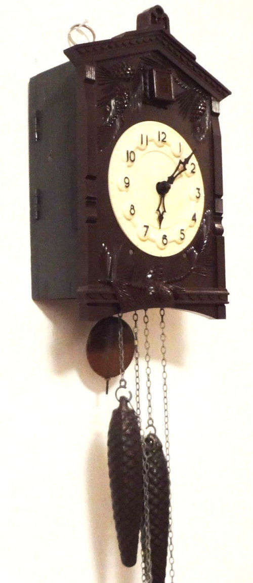 FREE SHIPING : VINTAGE RUSSIAN-SOVIET MECHANICAL  WALL CUCKOO CLOCK "MAJAK " 70-s