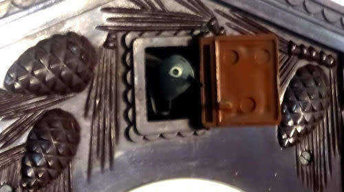 FREE SHIPING :VINTAGE RUSSIAN-SOVIET MECHANICAL WALL CUCKOO CLOCK "MAJAK " 70-s