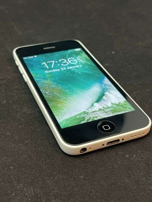 APPLE IPHONE 5C  - 8GB - White  -  Great Condition !!!  -  (  LAST ONE )