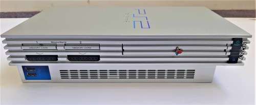 PS2 CONSOLE  + WIRED  CONTROLLER / 2 X GAMES  + CABLES - PLUG IN AND PLAY