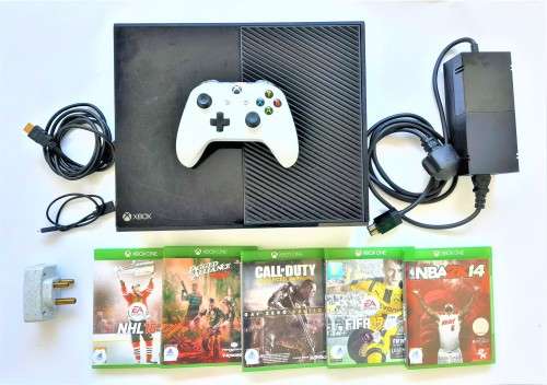 XBOX ONE CONSOLE + WIRELESS CONTROLLER + 5 GREAT GAMES (WORTH  R575) + ALL CABLES DEAL G27