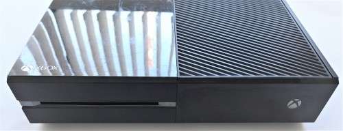 XBOX ONE CONSOLE + WIRELESS CONTROLLER + 5 GREAT GAMES (WORTH  R575) + ALL CABLES DEAL G27