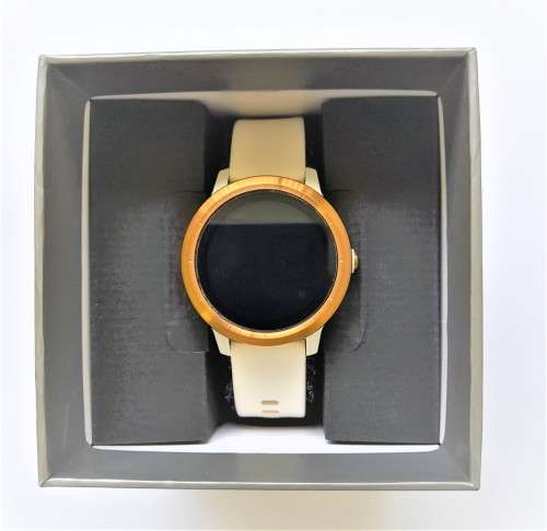 GARMIN WATCH VIVOACTIVE 3 - Rose Gold with White Silicone Strap and original charger in original box