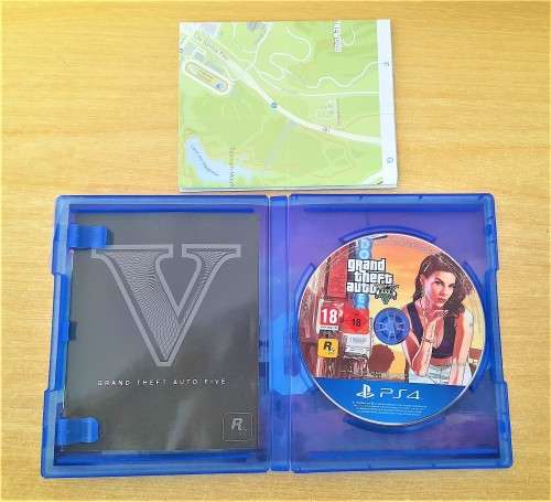GRAND THEFT AUTO V    (PS4)   -   Good condition !!!!   -  SAME DAY SHIPPING !!!