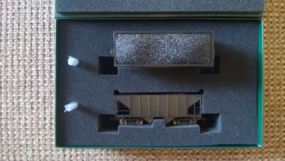 Bachmann On30 2-Bay Steel Hopper (Black)