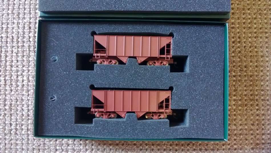 Bachmann On30 2-Bay Steel Hopper (Oxide Red)