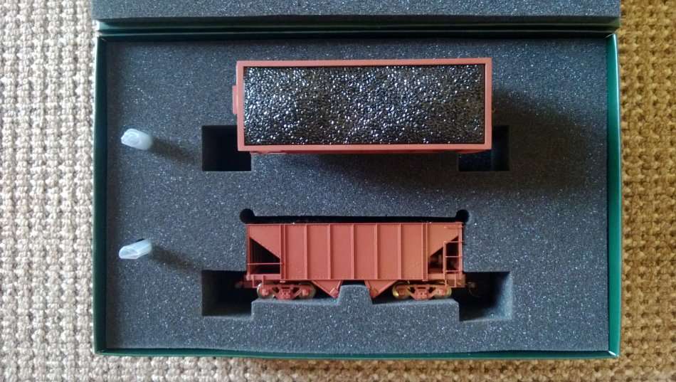 Bachmann On30 2-Bay Steel Hopper (Oxide Red)